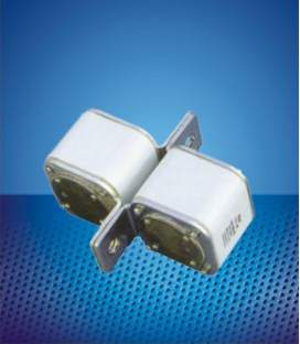 Bolt connected square pipe type fast-acting fuse links for semiconductor protection D0194